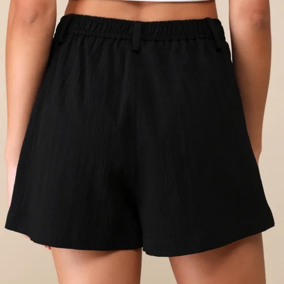 Lulu’s Shorts - Picture 2 of 2